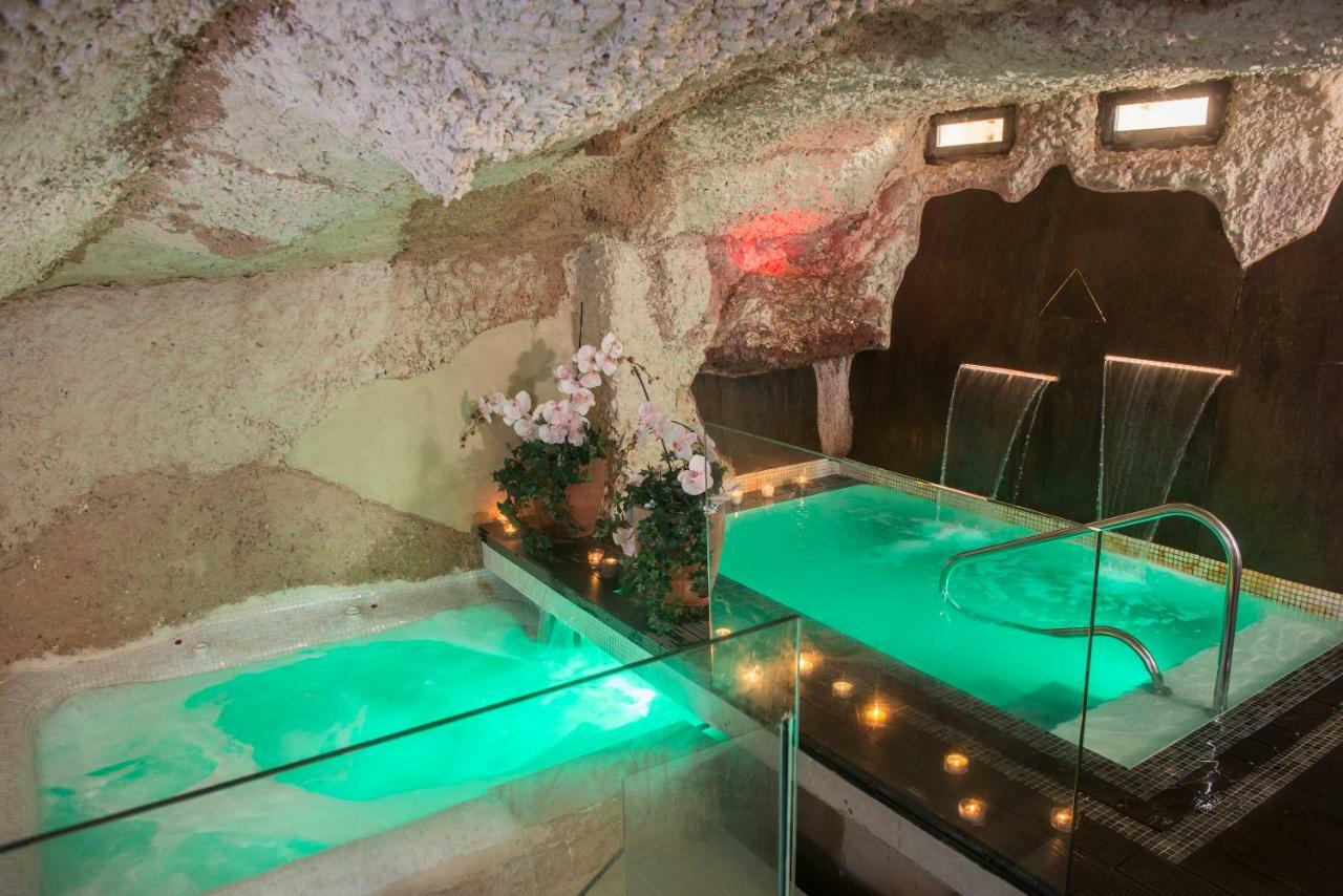 Spa La Cueva Del Agua Hita Exteriér fotografie